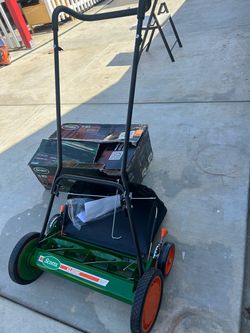 Shop Scotts 20 in. Manual Walk Behind Reel Lawn Mower, Includes Grass Catcher
