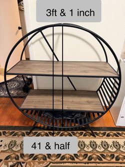 Round shelf