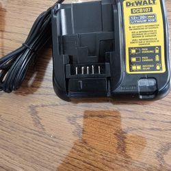 Dewalt DCB 107 12 to 20 Volt Charger