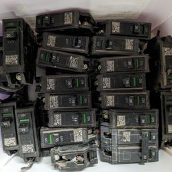GE Circuit Breakers 15, 20, And 30 Amp 28 Total