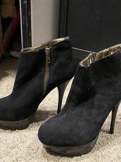 Steve Madden Black Suede Boots