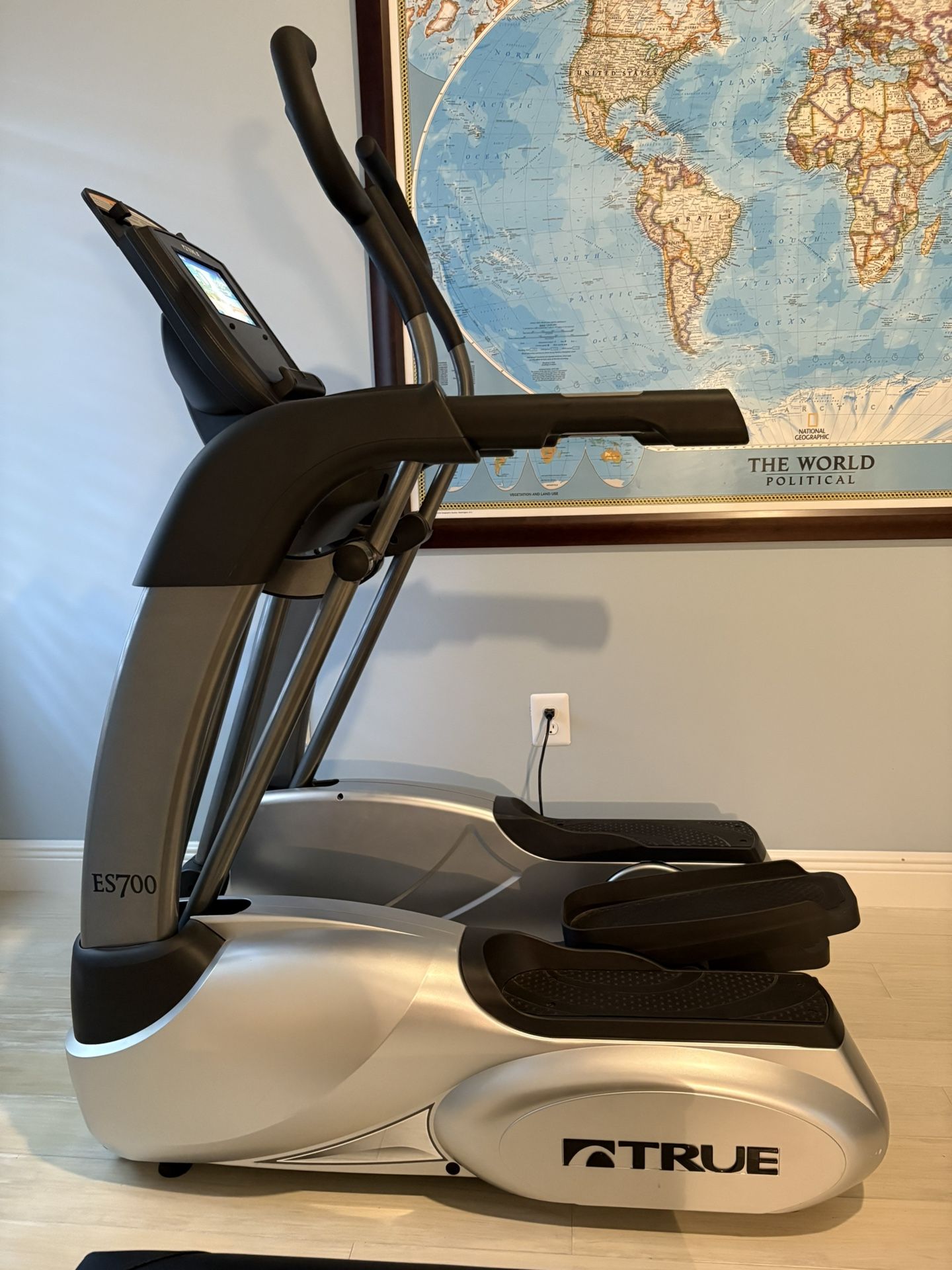 True ES700 Elliptical