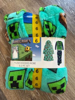 Plush hooded robe & matching 2-piece PJ set Size 6