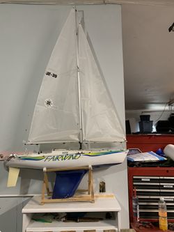 RC Kyosho Fairwind Radio Control Sailboat