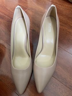 Michael Kors closed toe heels  size 11