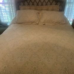 Beautiful Soft Yellow Paisley Queen Duvet Cover And Shams