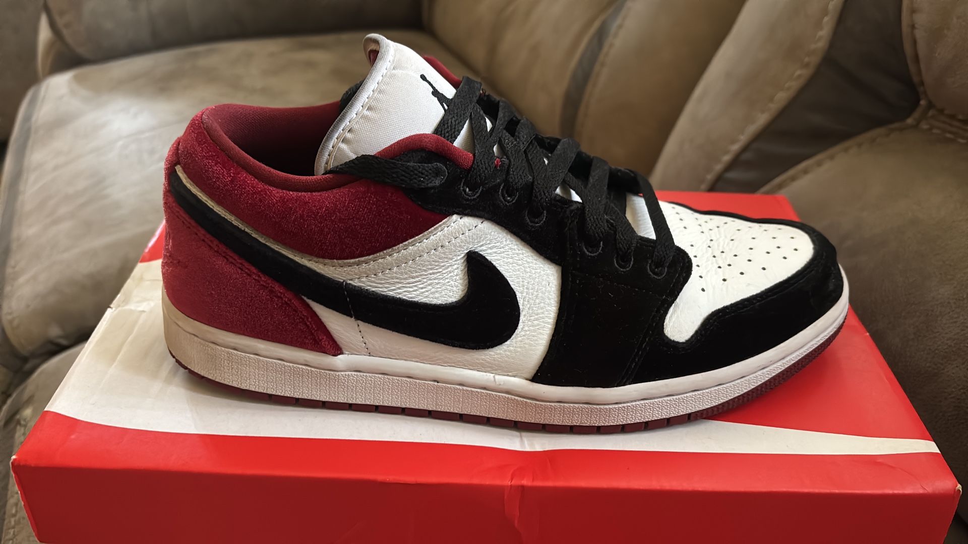 Jordan 1 Suede