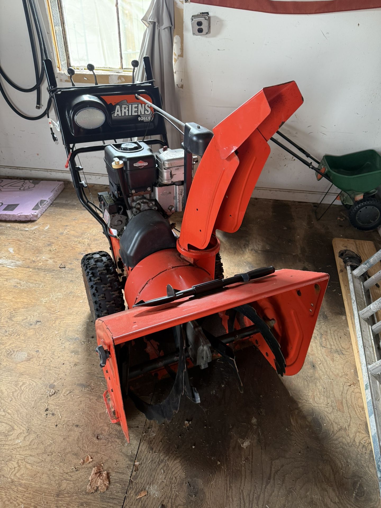 Ariens 926LE Snowblower 