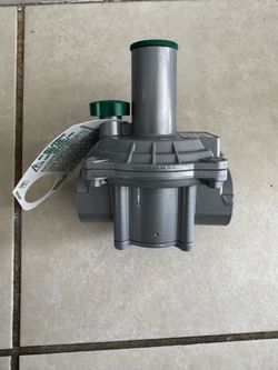 Pietro Fiorentini Gas Line Pressure Regulator 3/4" NPT. New open box. Look price in Amazon .