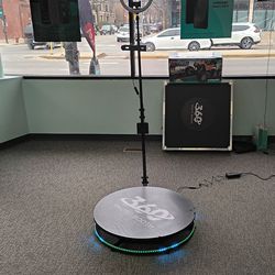 360° Studio Photo Booth