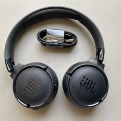JBL Tune 520BT Wireless Earbuds 