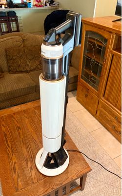 Samsung Bespoke Jet Cordless Stick Vacuum w/ Clean Station – Excellent Condition