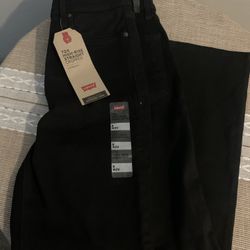 Brand New Levi’s Size 8