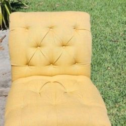 Armless chair, See 2 pics