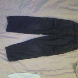 Girls Cargo Pants Size 10 Blk .