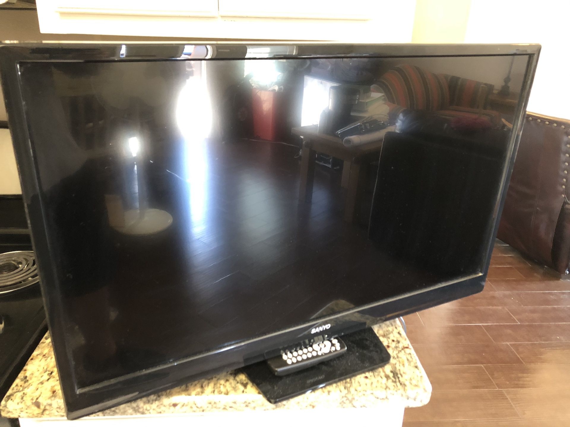 32” TV with remote