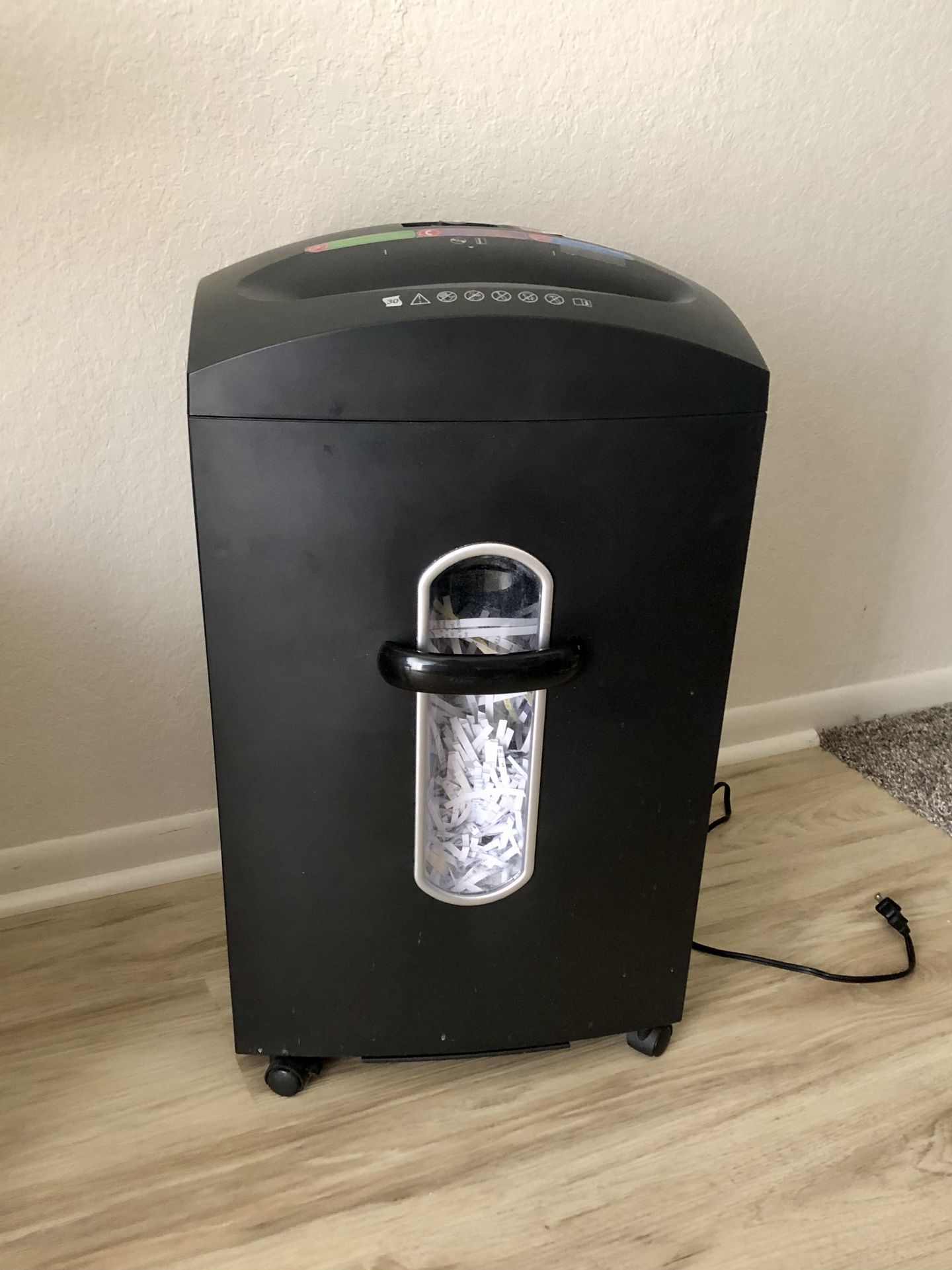 Paper Shredder -30 page - Sentinel Pro