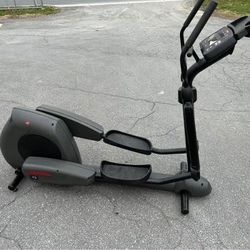 Life’s Fitness X9i Commercial Elliptical**