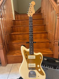 Squier J Mascis Jazzmaster w/ Fender Amp