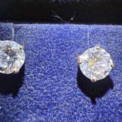 Diamond earrings 