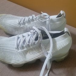 Nikes Shoes