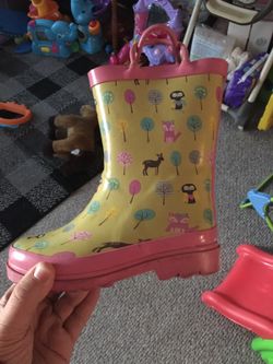 9/10 rain boots