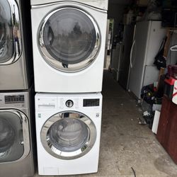 Lg and whirlpool Stackable Washer and gas dryer Excellent working condition Heavy duty W27 D31.5 H78 Washer 4.5 cu ft Dryer 7.4 cu ft 3 months war