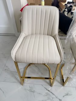Bar stools- set of 2 MUST PICK UP ASAP