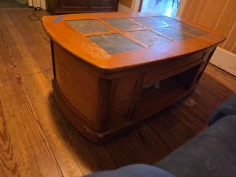 Large Lift top Coffee Table with storage