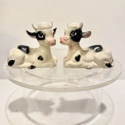 Vintage Black Spotted Sweet Face Cows Salt + Pepper Shaker Set Ceramics Japan