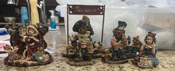 Boyds Bears & Friends Antique display pieces