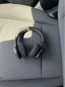 JBL Under Armour Project Rock Wireless Over-the-Ear Headphones Black