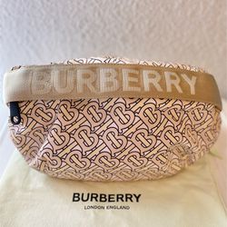 🌷BEAUTIFUL! Great condition!🌷 Burberry Medium Sonny TB Monogram Belt Bag