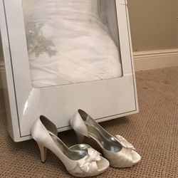 Wedding dress shoes and veil   Medium size From David bridal shoe size 7 1/2 dress will have to open and see Thumbnail