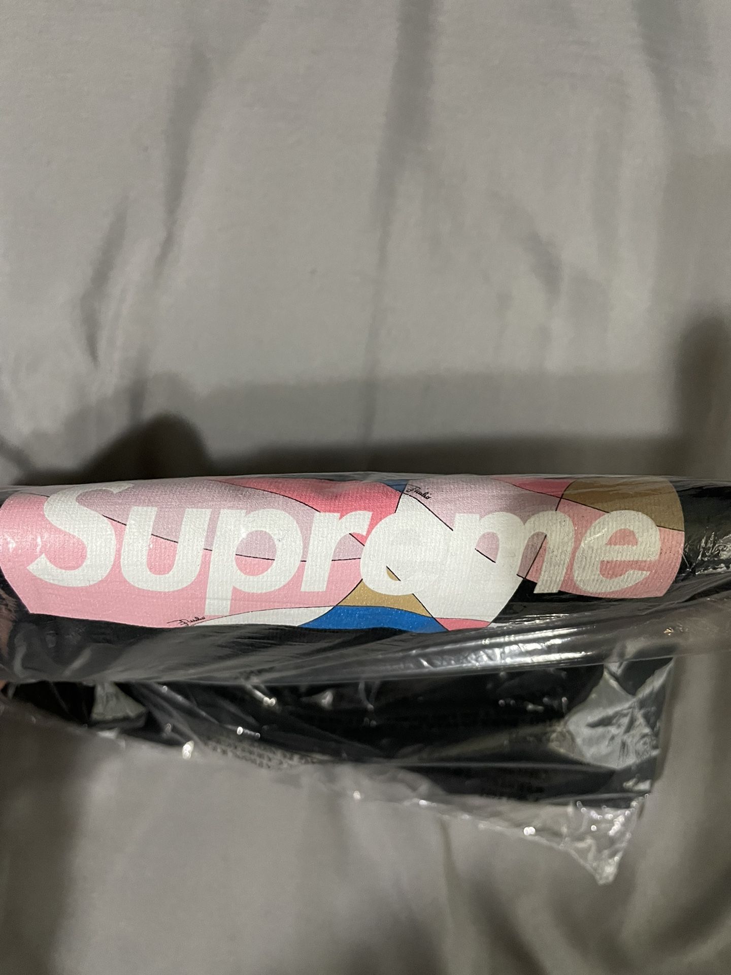 SUPREME EMILIO PUCCI BOX LOGO