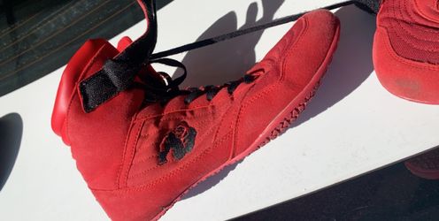 Gorilla wear sneaker 9.5