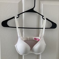 Pink Victoria's Secret White Underwire Push-Up Bra (32A) for Sale