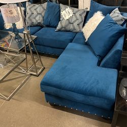 Sectional Selection $899