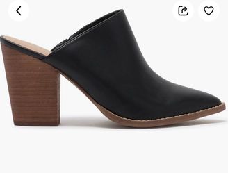 Black mule size 7 1/2