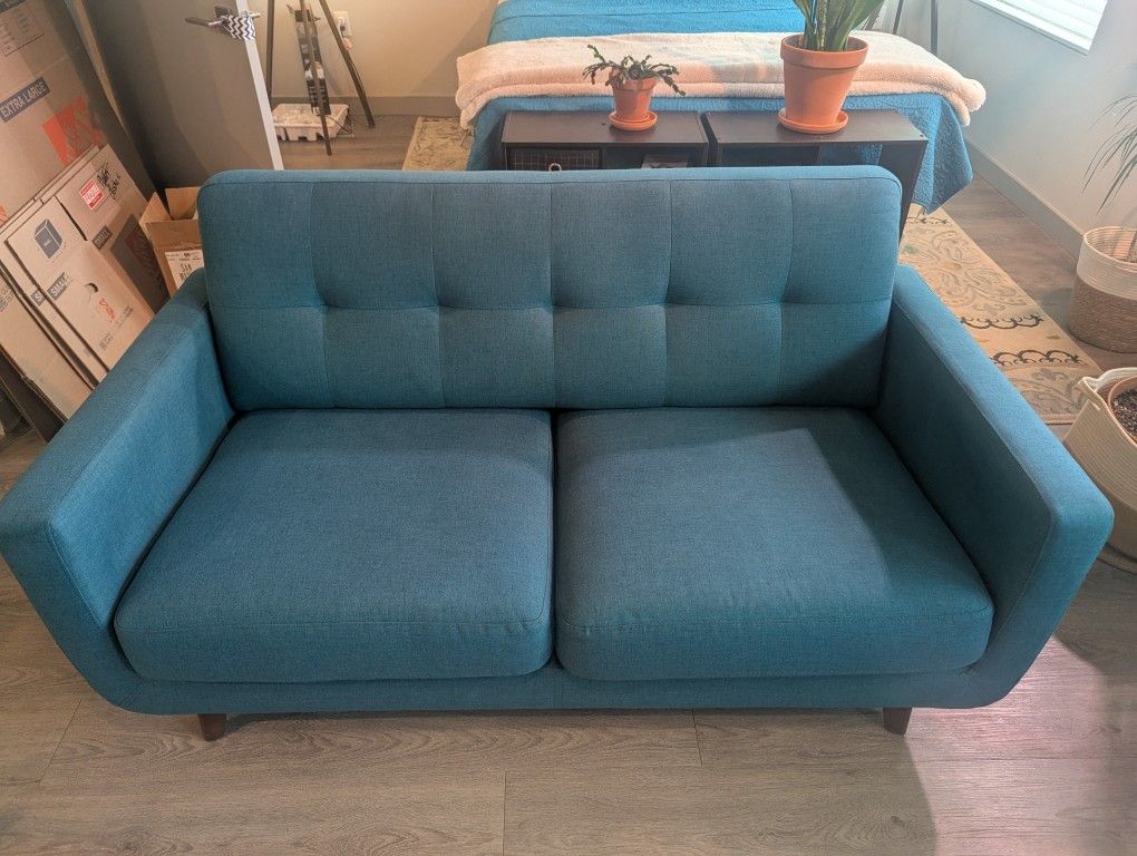 Sofa- Living Spaces Allie Loveseat