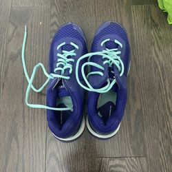 Woman’s Cycling Shoes Size 9.5