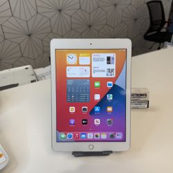 iPad 9.7inch 32GB LTE Unlcoked IOS 16.7 Perfect Condition