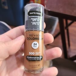 Revlon ColorStay 24 Hr Makeup Foundation Combination/Oily Skin 500 walnut noix