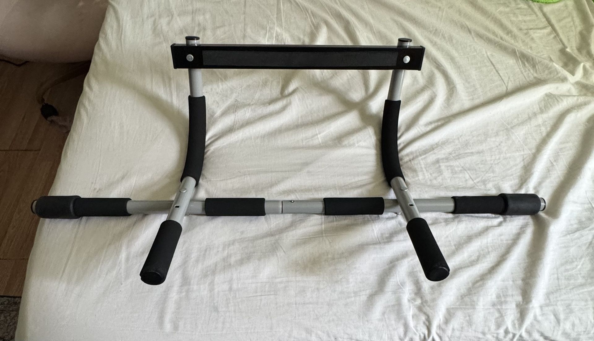 Pull Up Bar 