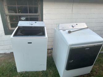 Maytag Washer and dryer Set Bravo XL