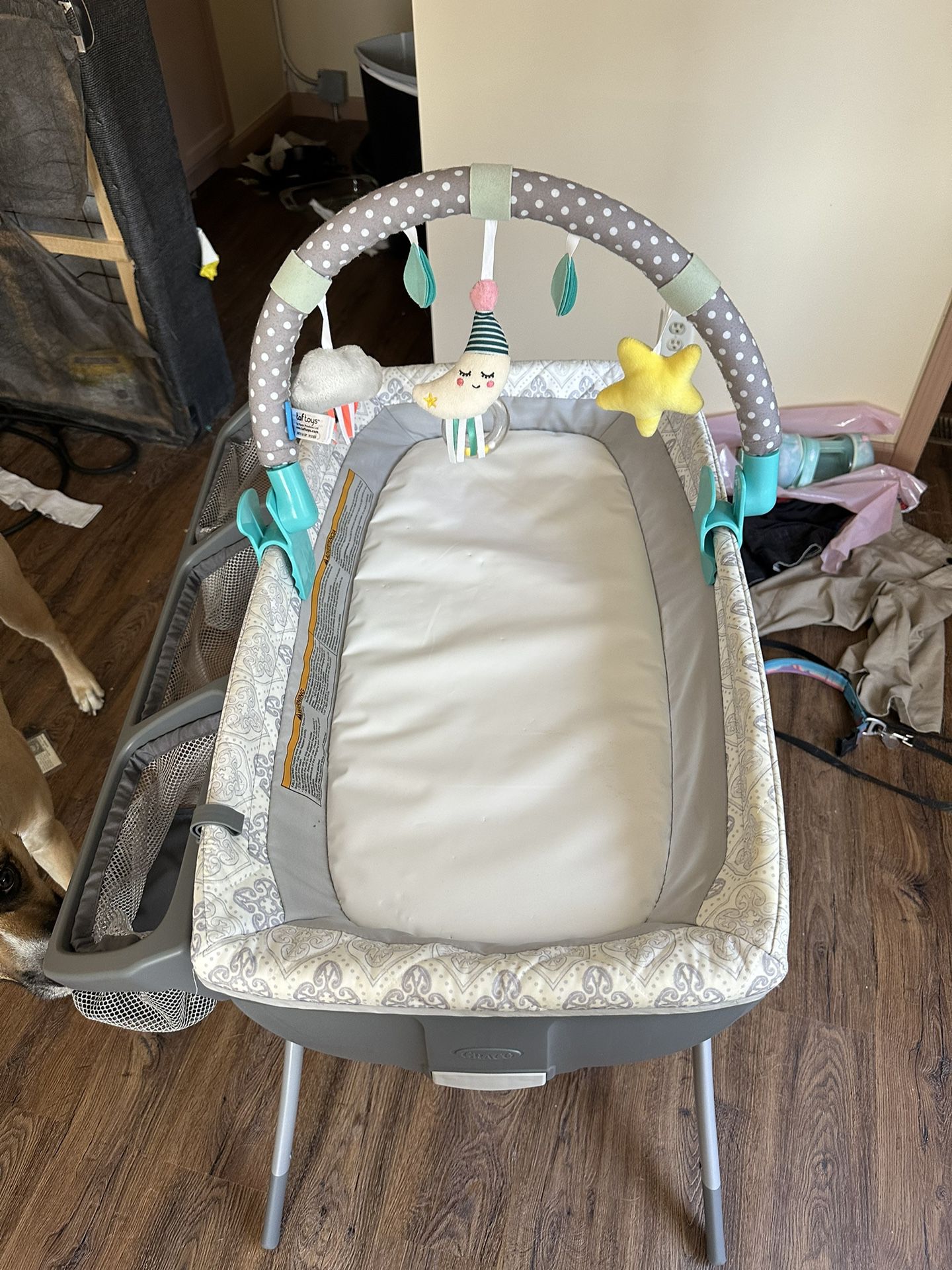Graco Foldable Changing Station