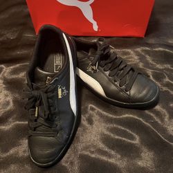 Puma Clyde Core Foil Sneakers Men’s Size 7/Women’s 8.5