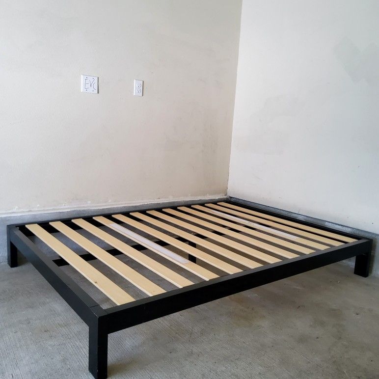 Full bed frame