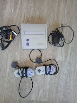 SNES Super Nintendo Console, Controllers & Games Bundle – Mario, Donkey Kong, Yoshi’s Island