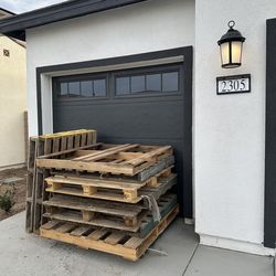 Free wooden pallets